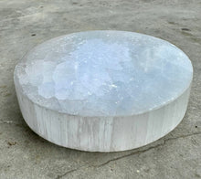 Load image into Gallery viewer, Selenite Crystal Charging Plate- Cleanse & Energize Your Crystals |Reiju