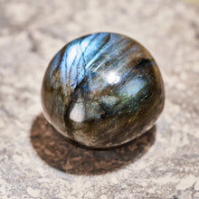Load image into Gallery viewer, Labradorite Crystal Pebble with Beautiful Flash