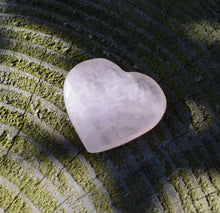 Load image into Gallery viewer, Rose Quartz Crystal Heart