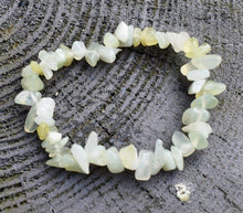 Load image into Gallery viewer, Green Jade Natural Crystal Stone Chips Bracelet |Reiju