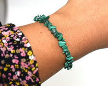 Load image into Gallery viewer, Malachite Crystal Chip Bracelet |Reiju