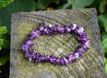 Load image into Gallery viewer, Amethyst Natural Crystal Stone Chips Power Bracelet For Calming |Reiju
