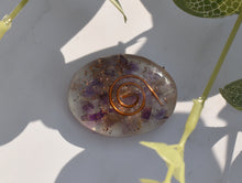 Load image into Gallery viewer, Amethyst Crystal Chips Orgone Cabochon Palm Stone - Reiju