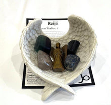 Load image into Gallery viewer, "CAPRICORN" Zodiac Star Sign Crystal Stone Gift Set (Dec 22nd - Jan 19th)