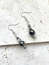 Load image into Gallery viewer, Hematite &amp; Czech Crystal Crystal Beaded Earrings