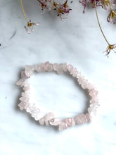 Load image into Gallery viewer, Rose Quartz Crystal Chip Bracelet