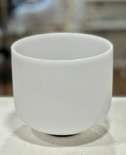 Load image into Gallery viewer, Crystal Quartz Singing Bowl - Yoga, Meditation &amp; Sound Healing Percussion