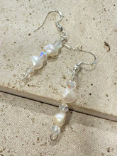 Load image into Gallery viewer, Freshwater Pearl and Diamante Earrings