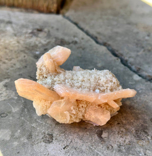 New! Stilbite with Apophyllite Crystal Cluster (7 x 5 x 4 cm) - Natural & Unique