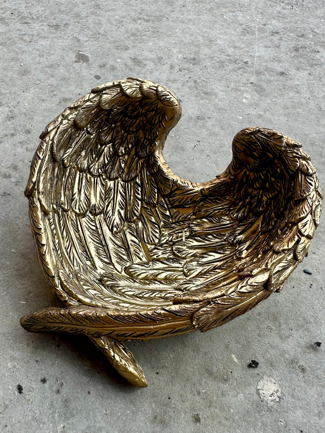 New! Gold Angel Wings Dish – A Touch of Divine Elegance (10 x 10 x 6 cm)