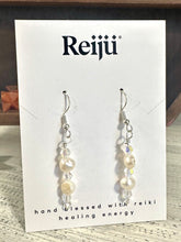 Load image into Gallery viewer, Freshwater Pearl and Diamante Earrings