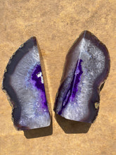 Load image into Gallery viewer, New! Purple Agate ‘Butterfly’ Crystal Stone Book Ends Pair 2.4KG
