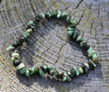 Load image into Gallery viewer, Emerald Crystal Stone Elasticated Bracelet