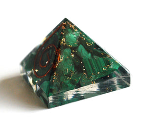 Malachite Crystal Stone Chips Orgone Pyramid Gift - Krystal Gifts UK