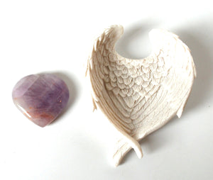 Reiki Amethyst Crystal Stone Heart In Stunning Detail Angel Wings Dish Gift Wrapped - Krystal Gifts UK