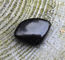 Load image into Gallery viewer, Natural A Grade Polished Shungite Protection Crystal Tumble Stone Inc Benefits Tag