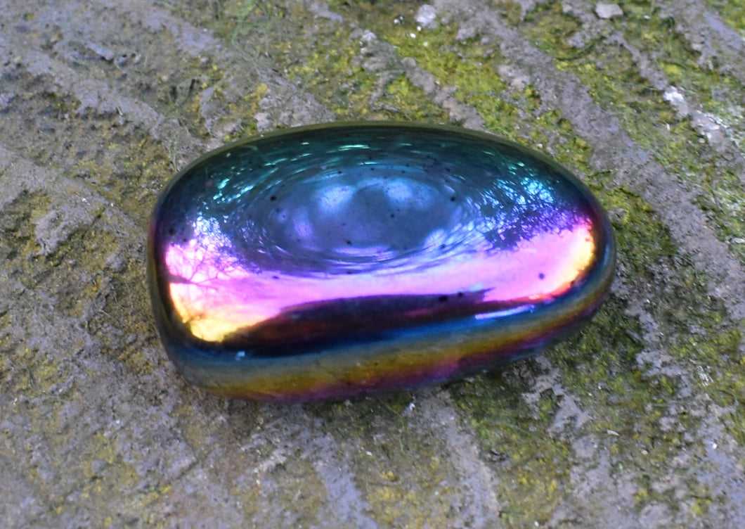 Rainbow Aura Quartz Crystal Tumble Stone
