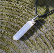 Load image into Gallery viewer, Selenite Terminated Crystal Pendant