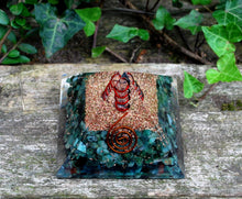Load image into Gallery viewer, Large Emerald Crystals Orgone Orgonite Pyramid